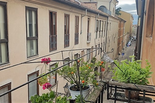 Appartamento in stabile storico zona Via Dottrina Cristiana