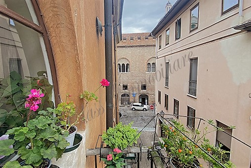 Appartamento in stabile storico zona Via Dottrina Cristiana