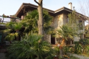 Villa di charme con ampio giardino comoda al centro