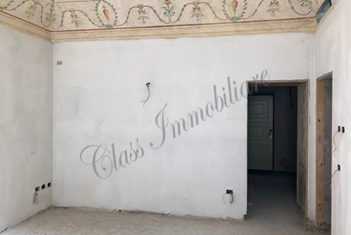 Zona via Accademia prestigioso appartamento con stupenda loggia
