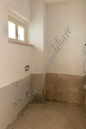 Zona via Accademia prestigioso appartamento con stupenda loggia