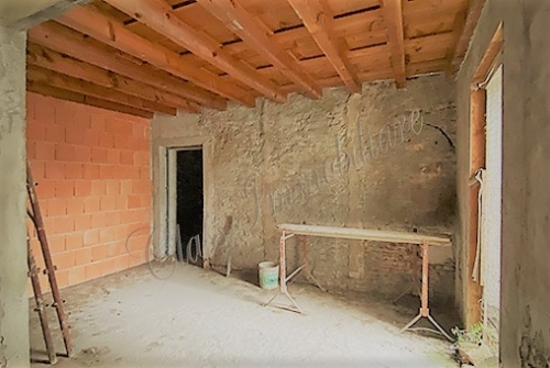 Appartamenti al grezzo zona Piazza Virgiliana