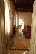 Prestigiosa proprietà al piano nobile con terrazzo e garage