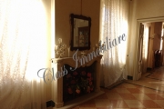 Prestigiosa proprietà al piano nobile con terrazzo e garage
