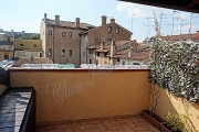 Bell\'appartamento con 2 letto e terrazzo zona via Arrivabene