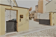 Nuovi garages in centros storico. Rara opportunità