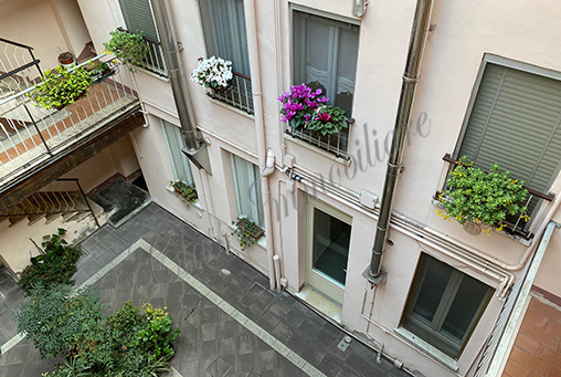 Trilocale arredato al piano secondo zona via Cavour