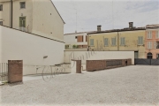 Nuovi garages in centro storico. Rara opportunità